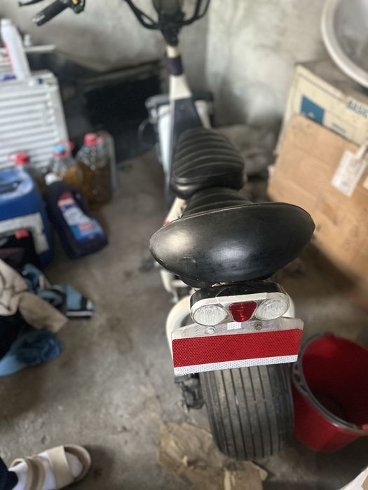 Scuter electric ( moped ) harley