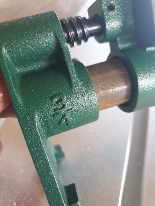 Menghină  (presă) pentru lemn