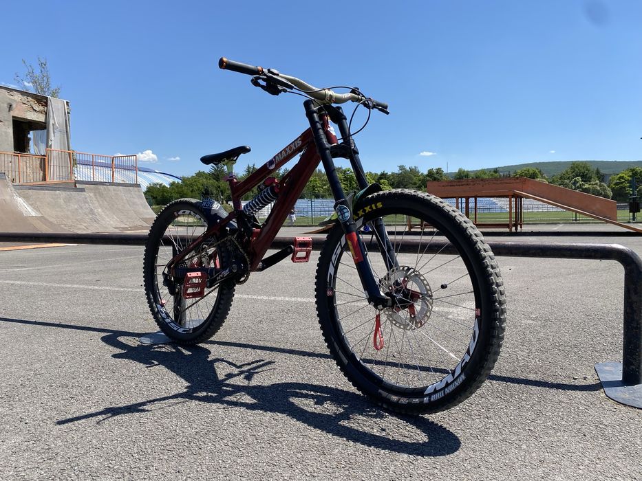 Vând Duncan Cane Corso DH BIKE