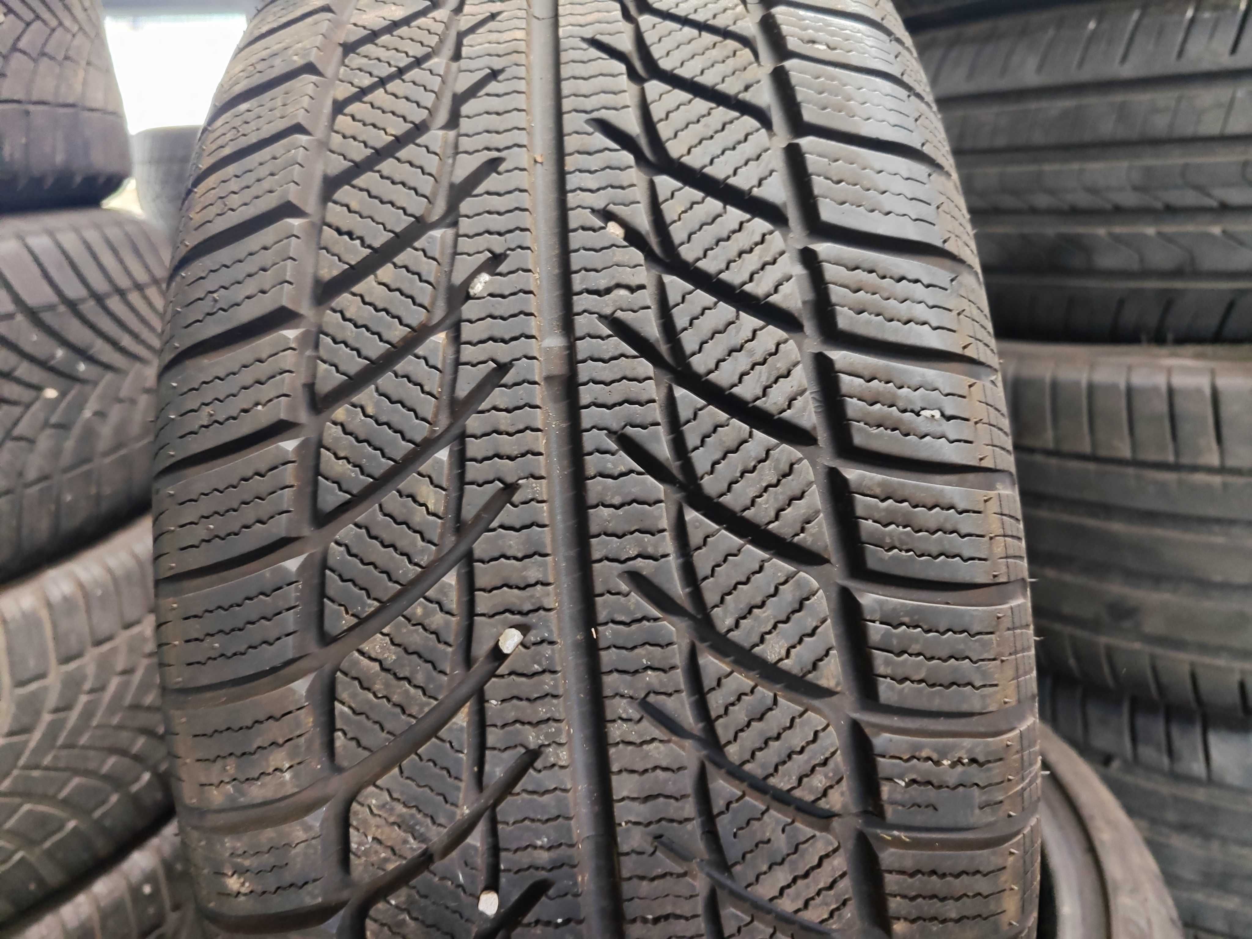 2бр.зимни гуми 225/35/19 Goodride