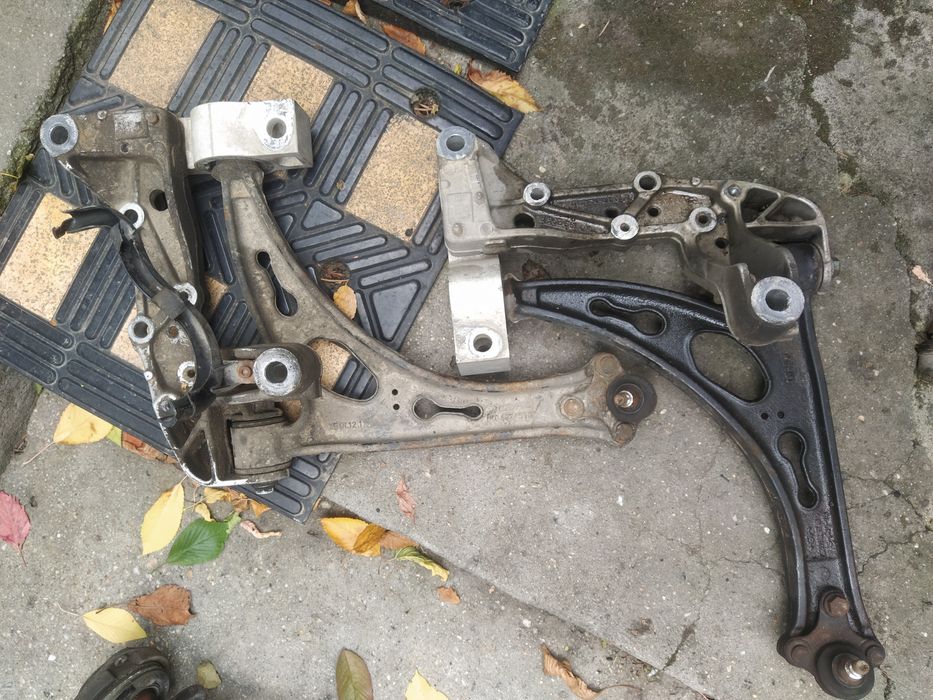 Brat  bascula  / brat suspensie Touran Golf 5 Jetta Octavia 2 Caddy
