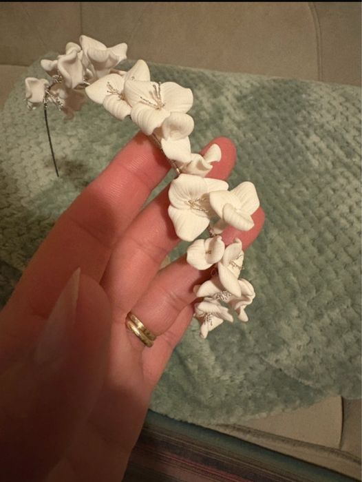 Rochie de mireasa + voal lung cu perlute + tiara Selebry