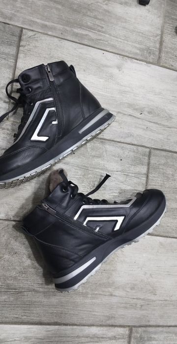 Продам красовки натуральная кожа зима 37 размер