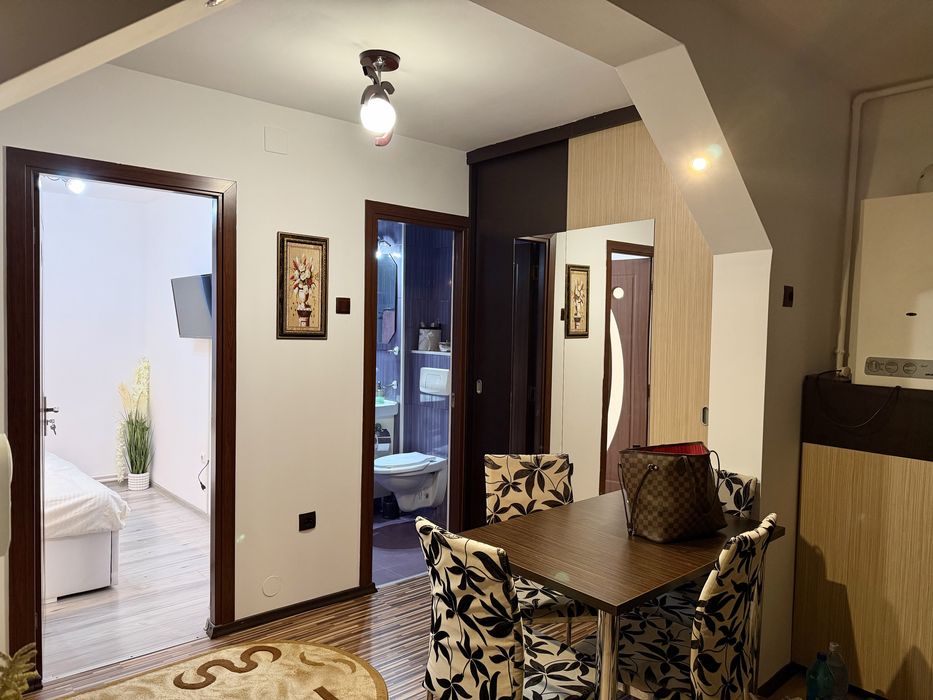 Inchiriez apartament 2 camere Deva zona centrala