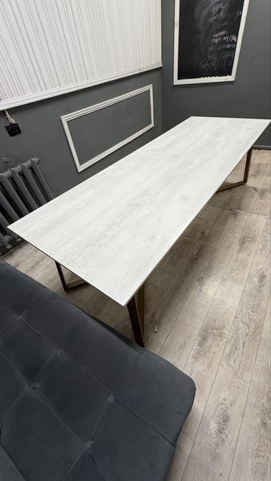 Стол обеденный , большой