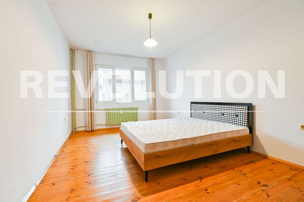 Тристаен апартамент в ж.к. Гео Милев