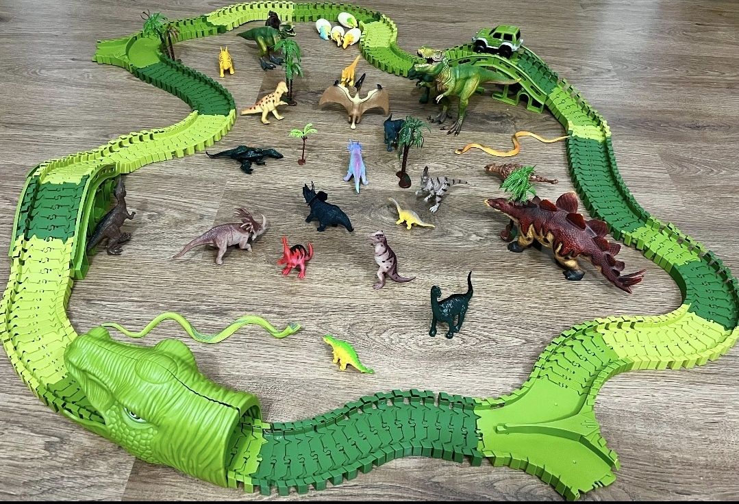 Set pistă de curse cu dinozauri - DinoRoad