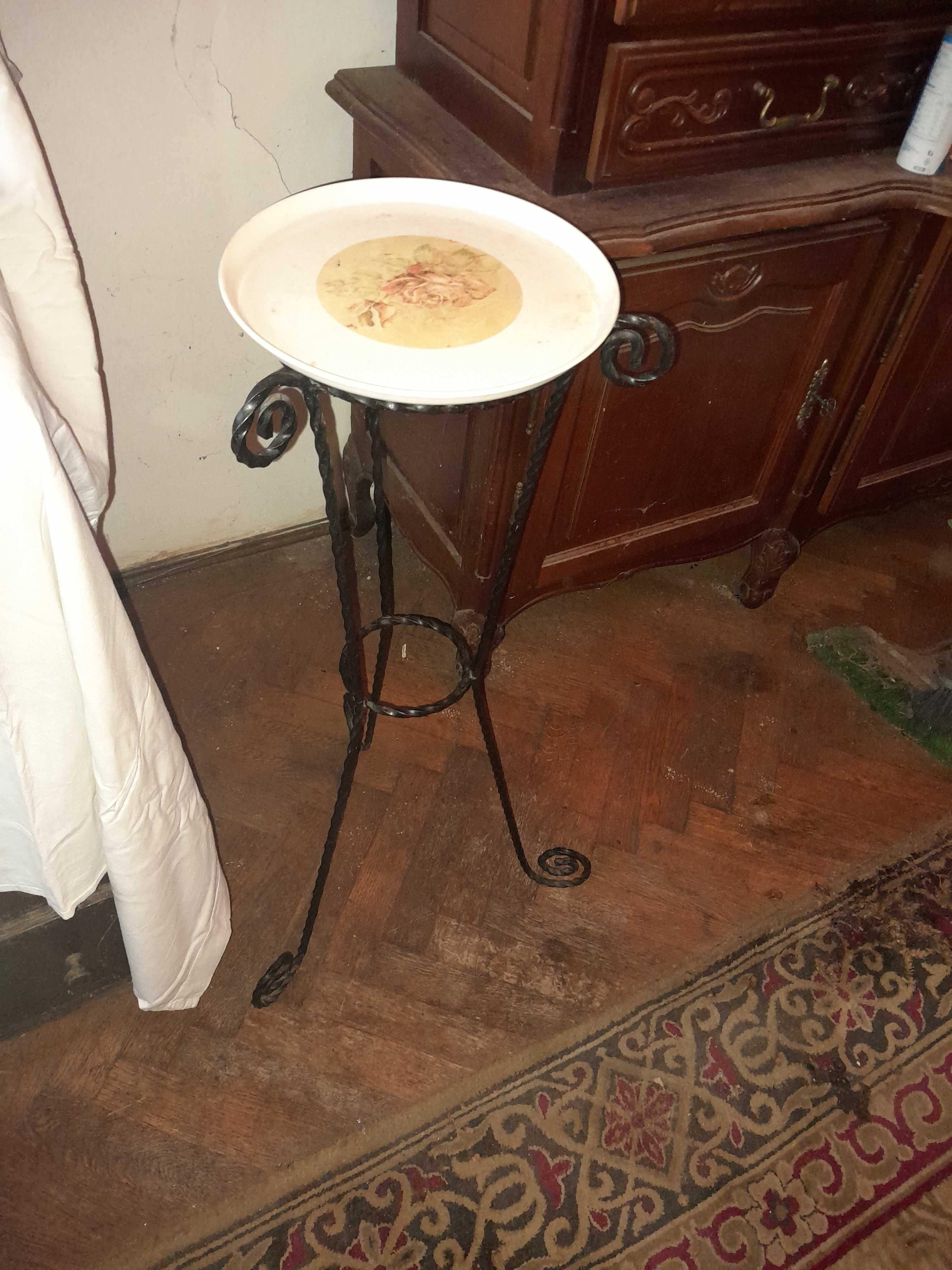 Piesă Decorativă Retro - Suport Înalt Fier Forjat cu Tavă Florală