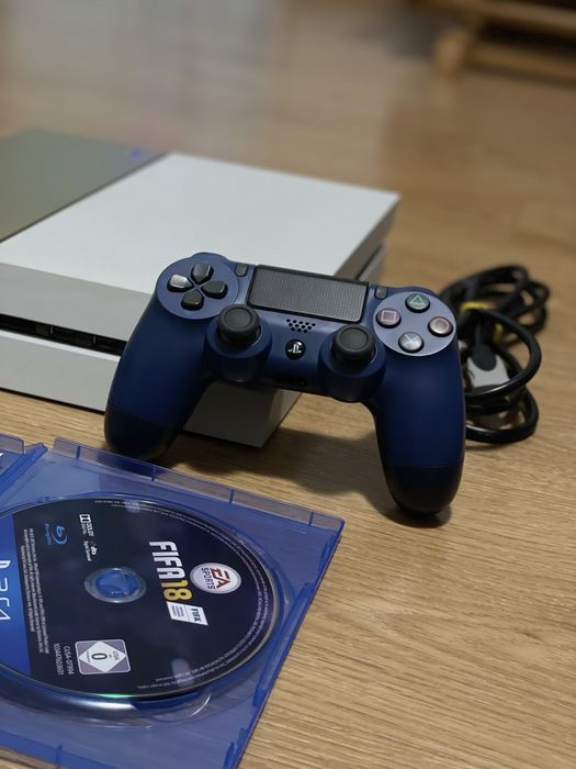 Consola PS4 (Playstation 4) GOLD edition + 2 Controllere +Jocuri Bonus