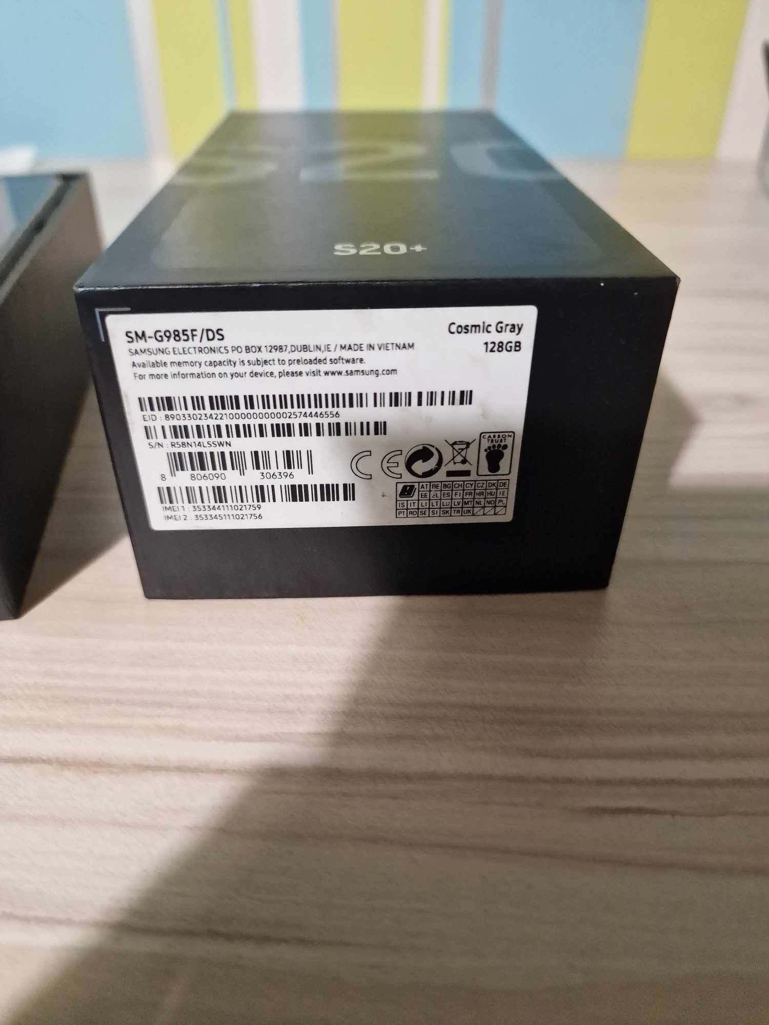 Продавам телефон Samsung s20+ 128gb 8gb ram!