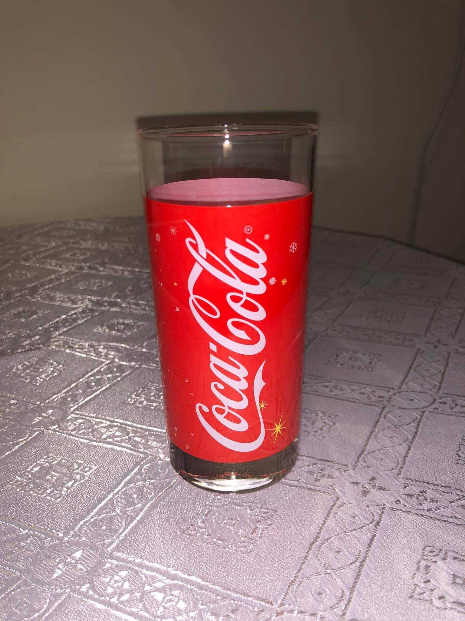 КОЛЕДНИ Чаши Кока Кола 6 бр.
