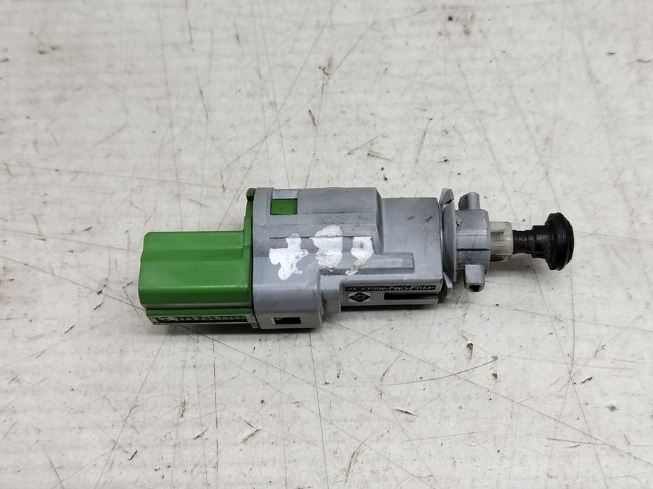 Comutator lumini frana 8200276360d Dacia Sandero 2 [2013 - 2016]