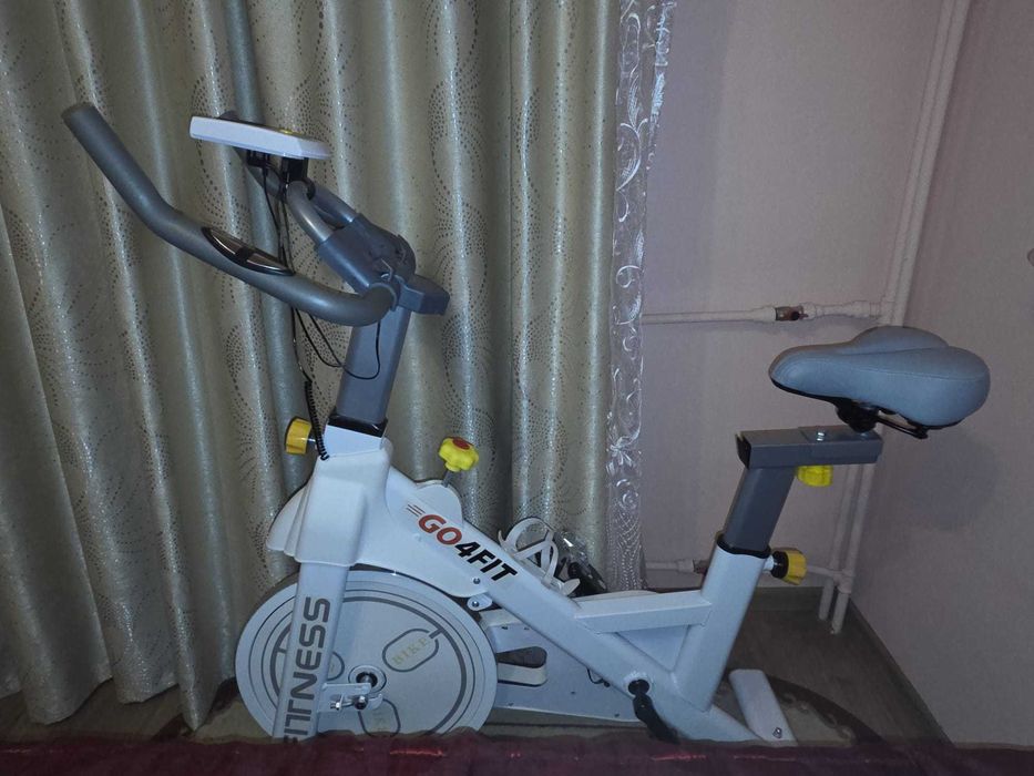 Bicicleta Spinning Magnetica Go4Fit GF200, Max. 150kg, Silentioasa