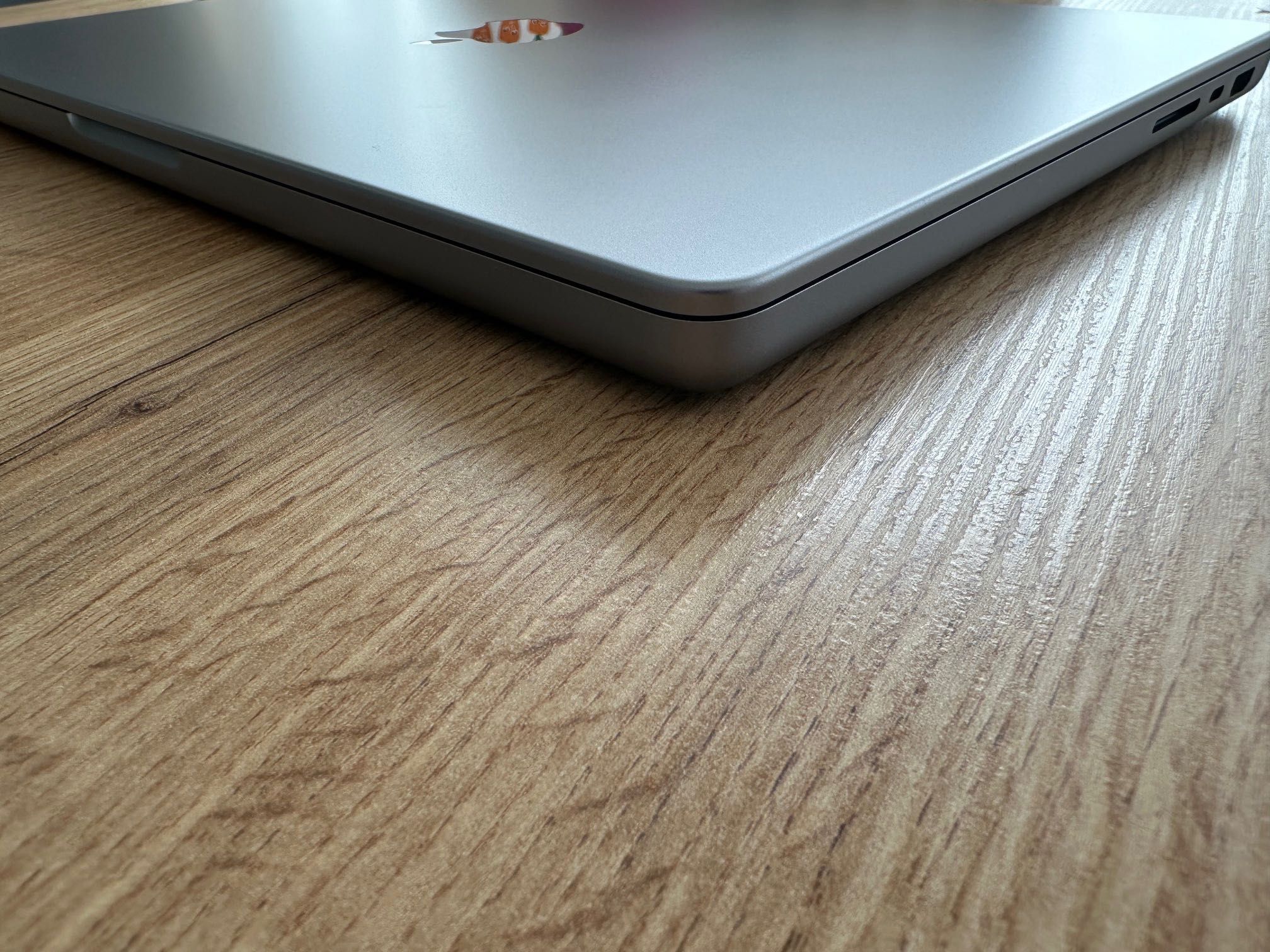 MacBook Pro 14" M1 PRO 8-CPU, 14-GPU, 32RAM, 512SSD