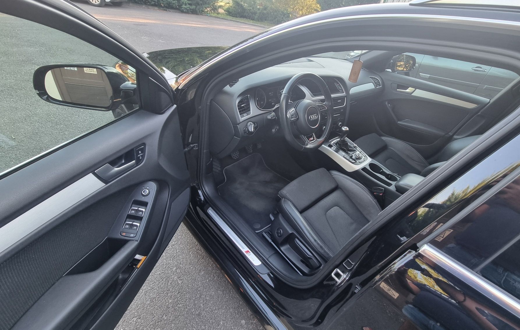 Audi A4 2.0TDI 150C.P*3xSline*Navi*BiXenon*2014*