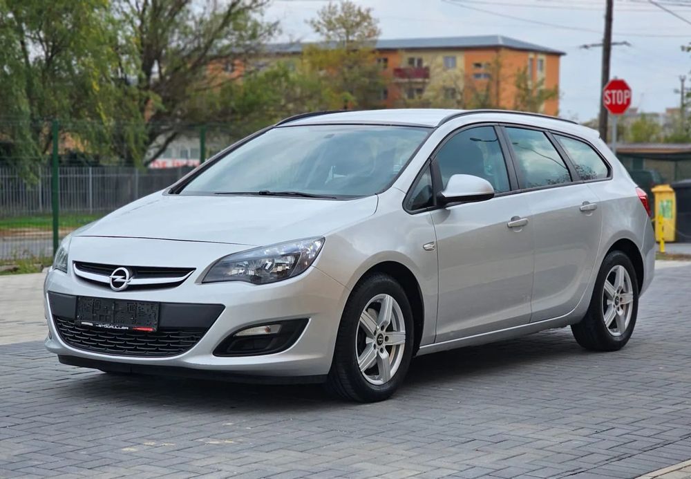 Opel Astra J Facelift 1.7 EcoFlex Diesel An 2014 Euro 5 Rate Livrare Garantie