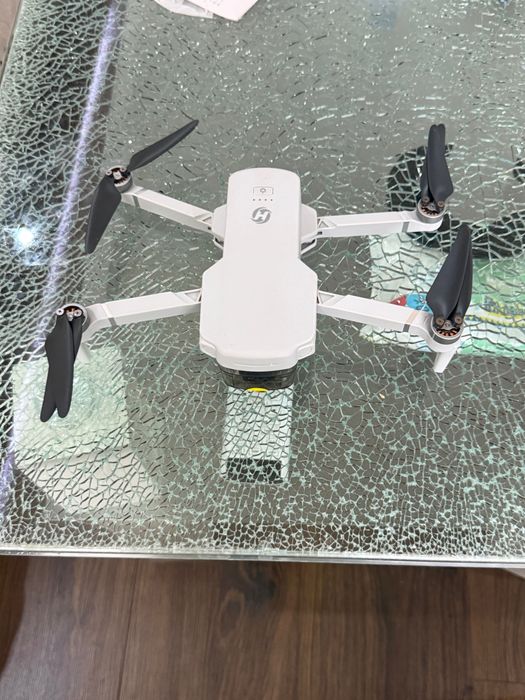 Дрон Holy Stone нов