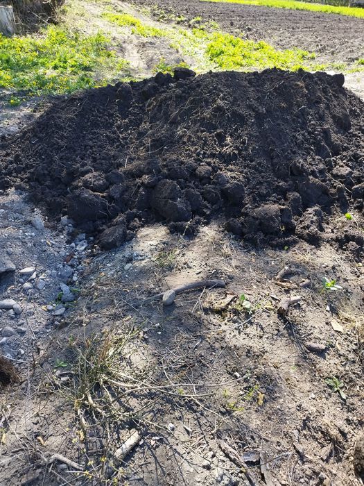 Balastru,nisip,agregate baalstiera,piatra gabioane.