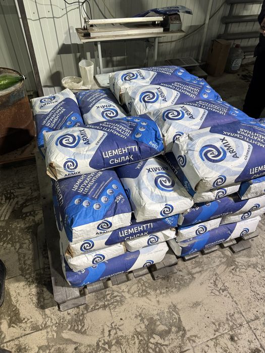 Продам клей кафельный/ усиленный/ шпатлевка