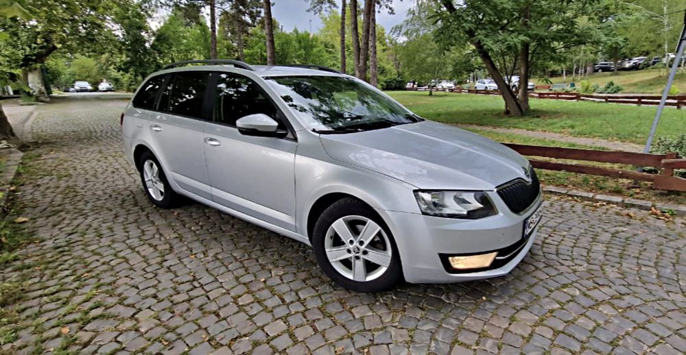 Vând Skoda Octavia 3