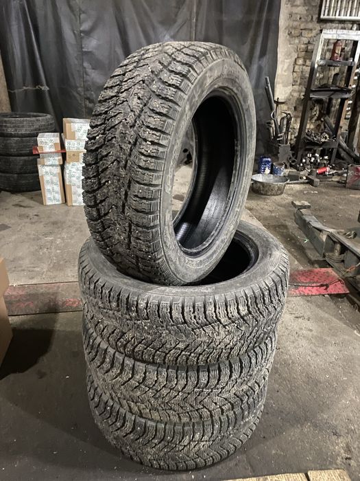 Продам шипованную резину в состояний почти новом!!!