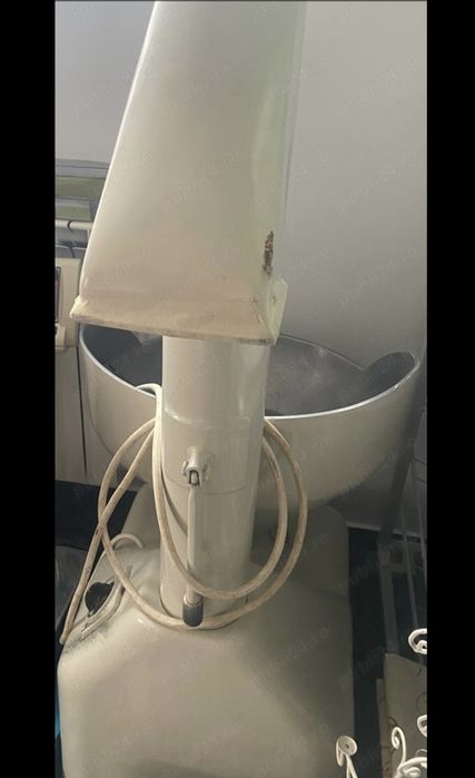 Vand utilaje de patiserie,brutarie,second hand,pret negociabil!