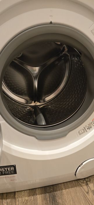 Пералня със сушилня AEG L7WBE69S