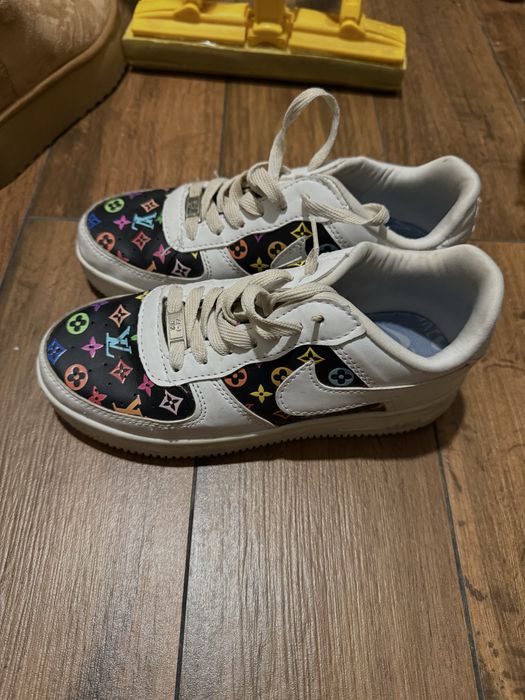 Nike & louis vuttion