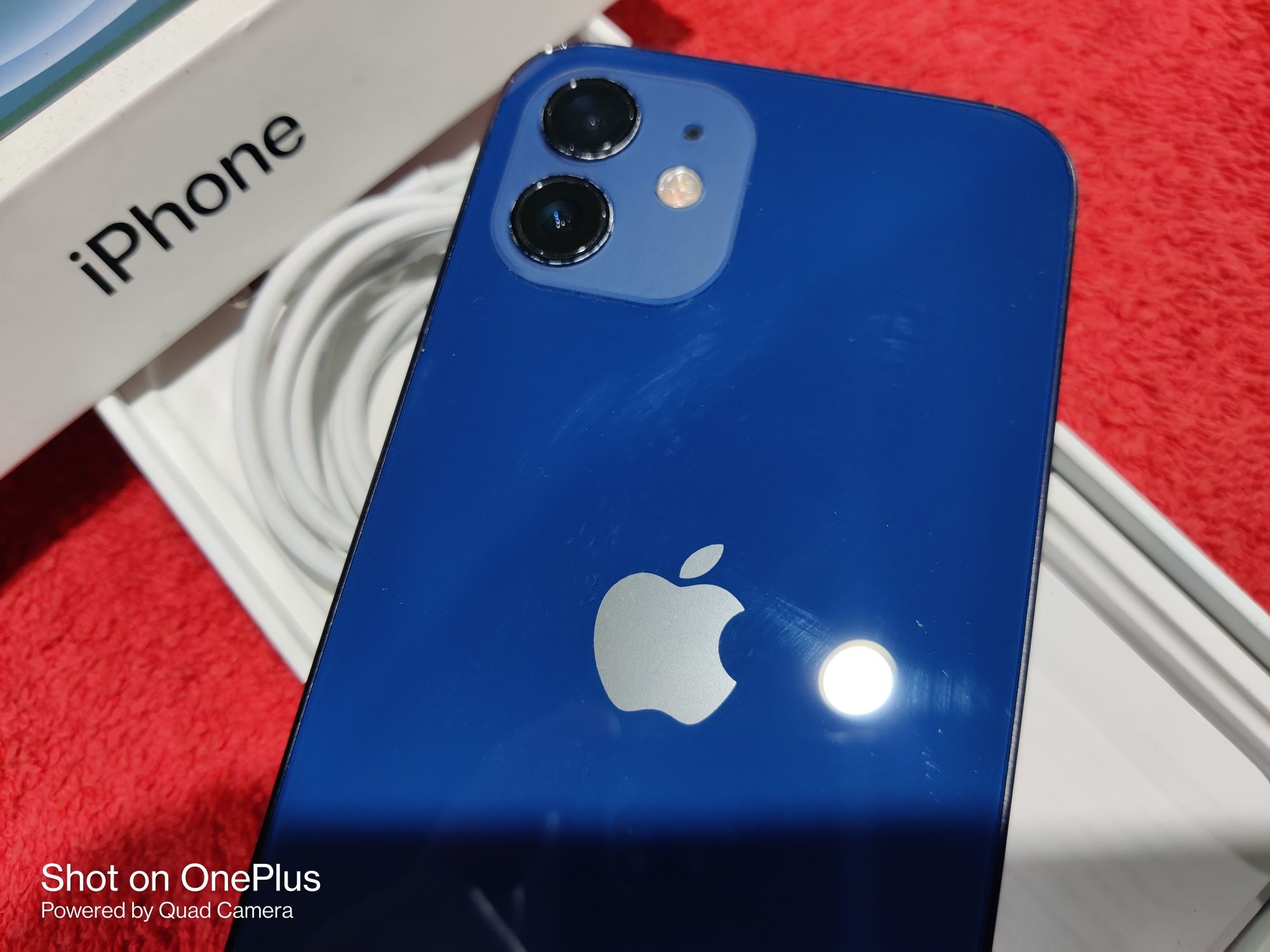 Apple iPhone 12 Blue 128GB Изряден пълен комплект отключен за всички о