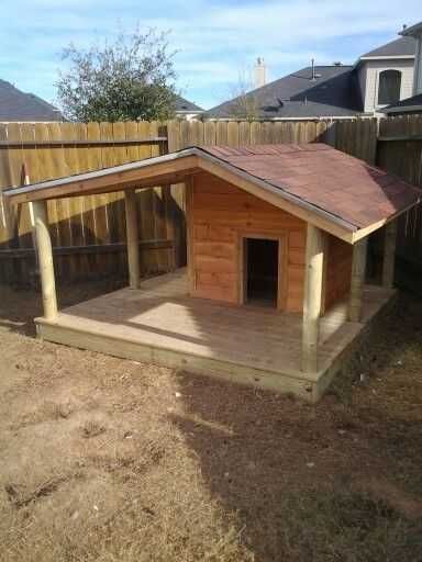 Căsuțe pentru câini la comandă – diverse modele