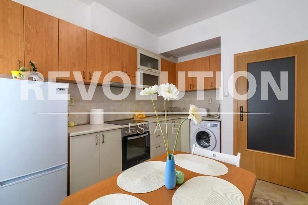 Двустаен апартамент в района на Гръцка махала!