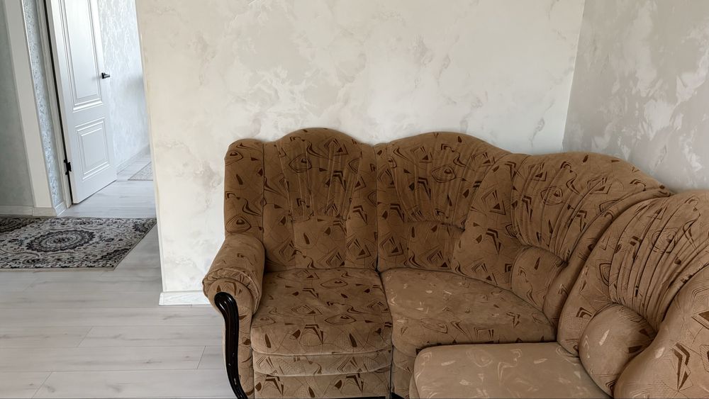 диван с кроватью со встроенным шкафом  торг есть