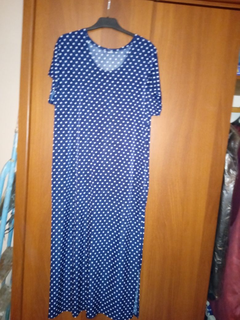 Продаю одежду женскую