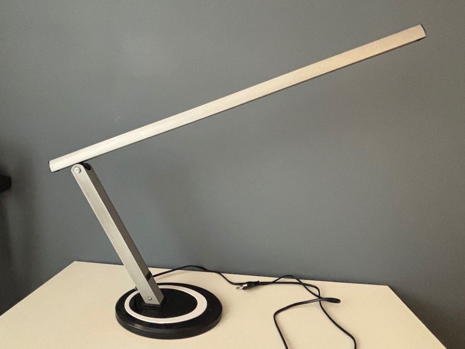 Lampa de masa pentru manichiura cu LED