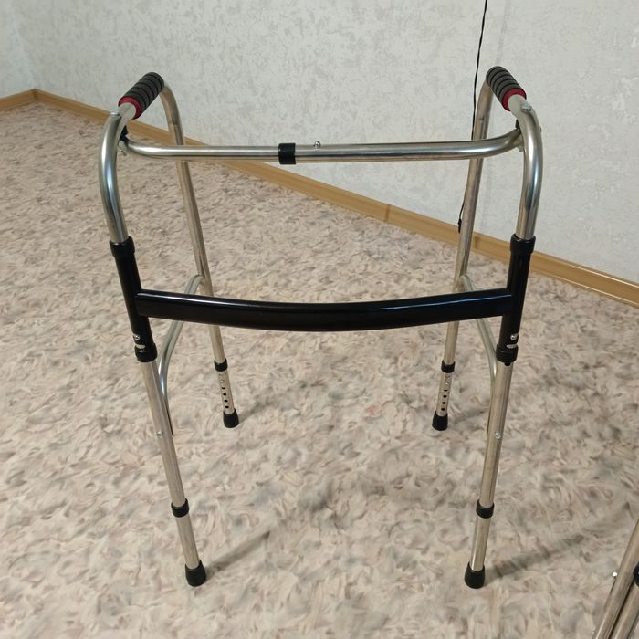 Продам новый ходунок