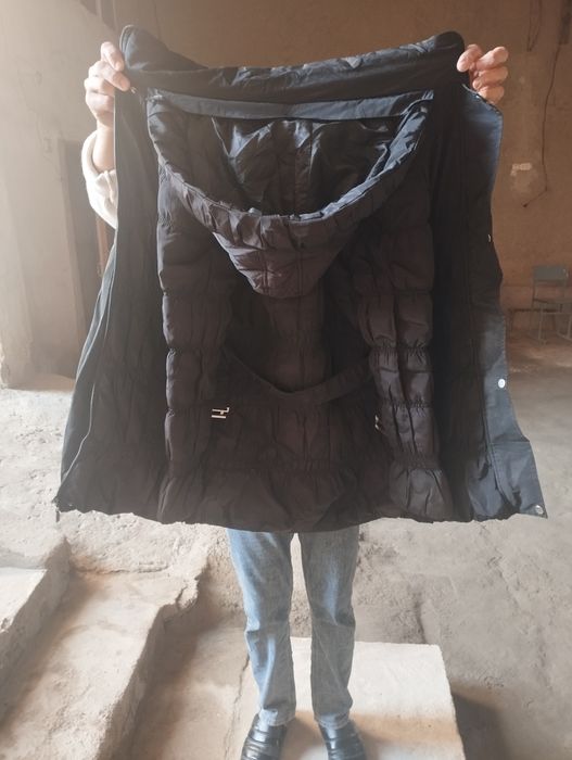 Куртка сотилади женская холати зур оладиганлар телефон килинглар гапла