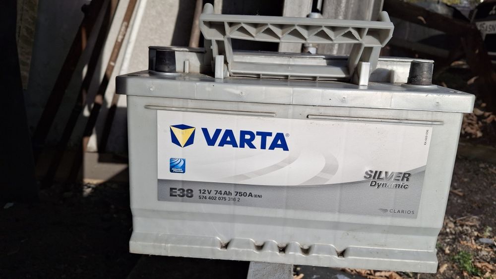 Аккумулятор Varta 74 Ah
Дефектов