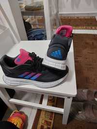 Pantofi Adidas fete