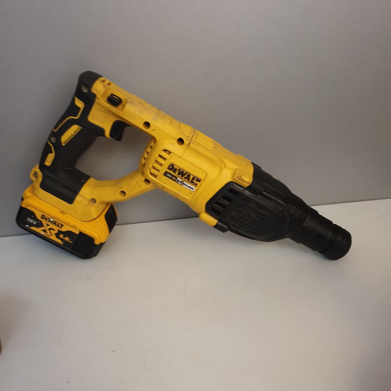 Dewalt DCH 133 Ciocan Rotopercutor SDS Plus Brushless 5.0AH Li-Ion