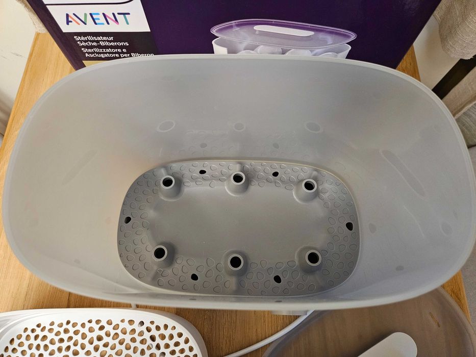 PHILIPS AVENT Електрически стерилизатор Premium с функция изсушаване