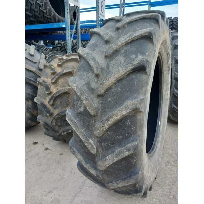 Cauciucuri Firestone 520/70R38 pentru John Deere și Massey Ferguson.