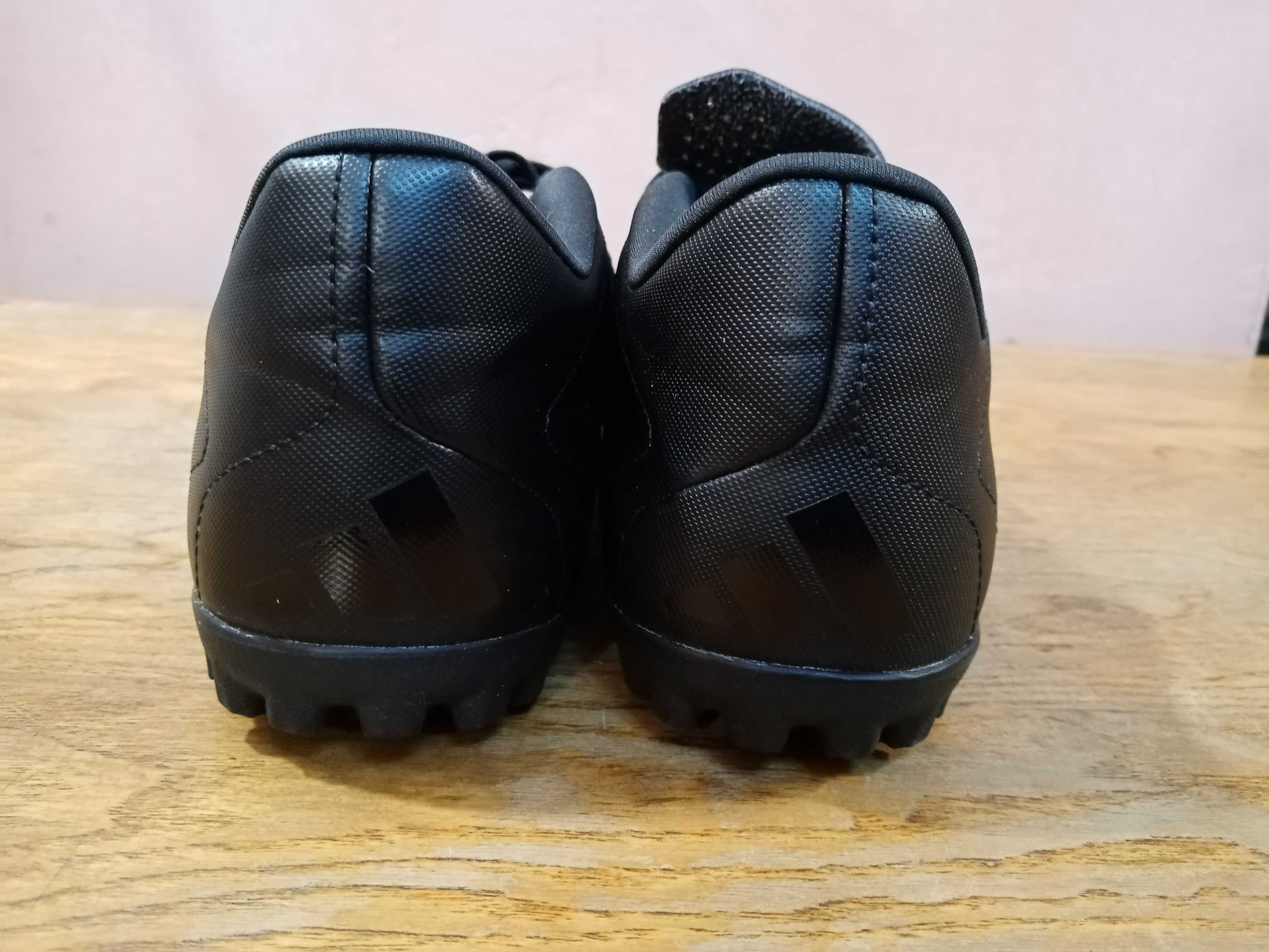 ADIDAS Predator, Оригинални Футболни обувки, стелка - 27 см.
