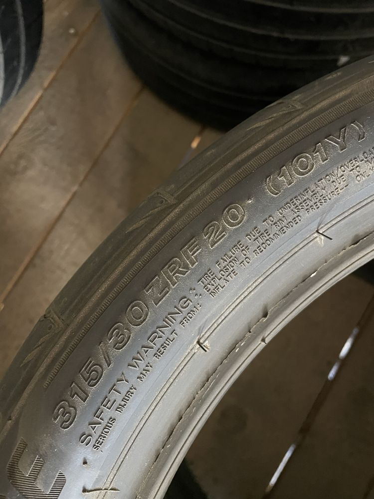 315/30/20 BRIDGESTONE RunFlat 2бр. Нови Гуми