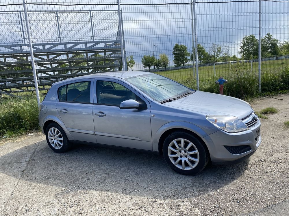 Opel Astra H - 1.6 twinport