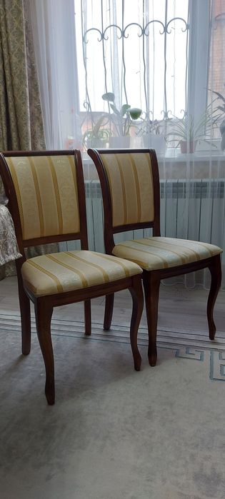 Продам стол и 5 стульев