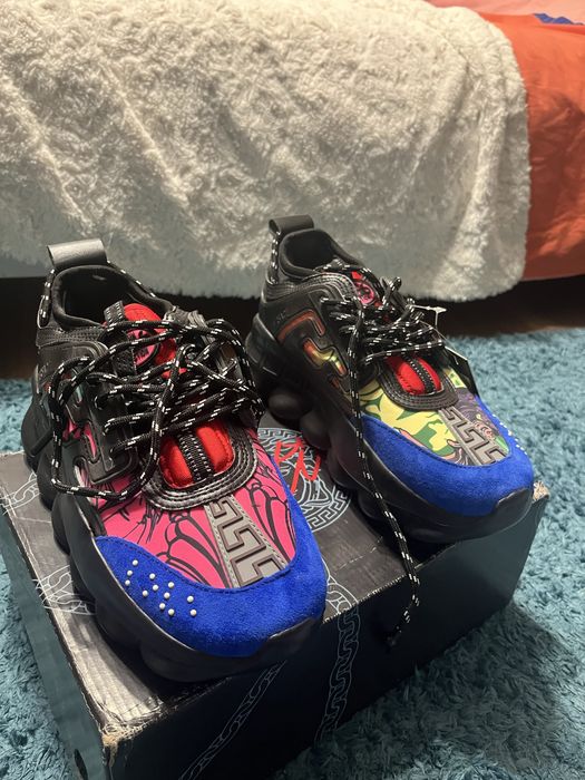 Versace chain reaction