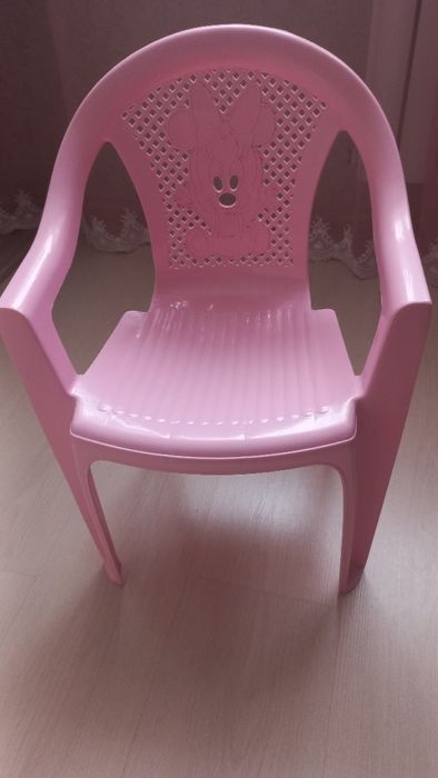 Продам стул детский  в отличном состоянии.Цена 1000тг