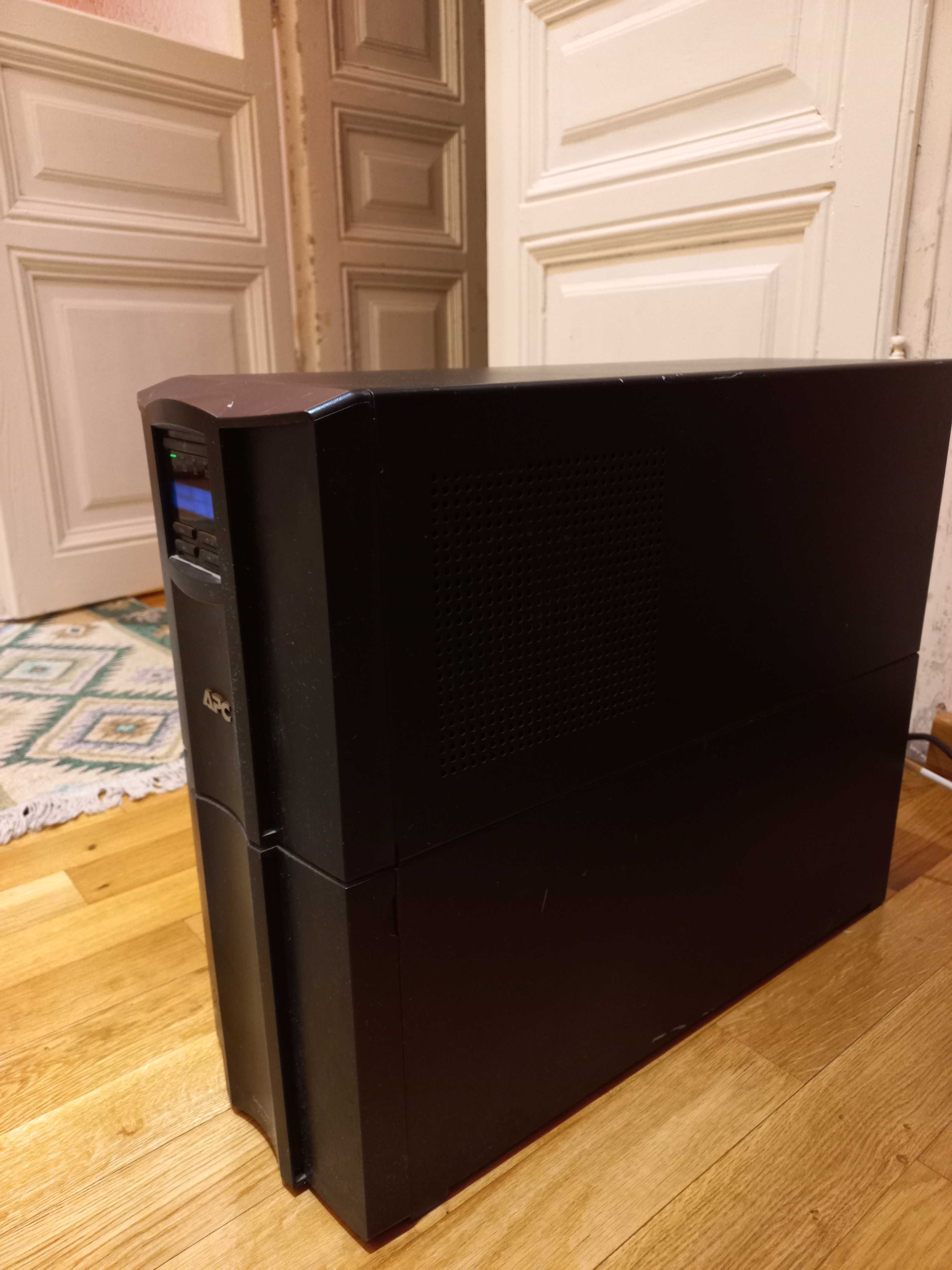 Vand UPS APC 2200