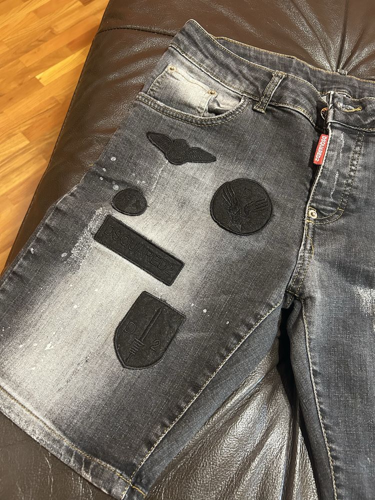 Дънки Dsquared2 в топ състояние!