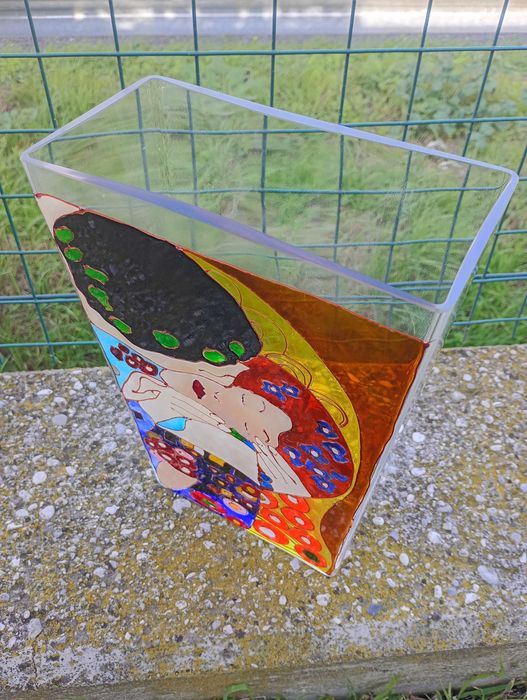 Стъклена ваза ръчна изработка